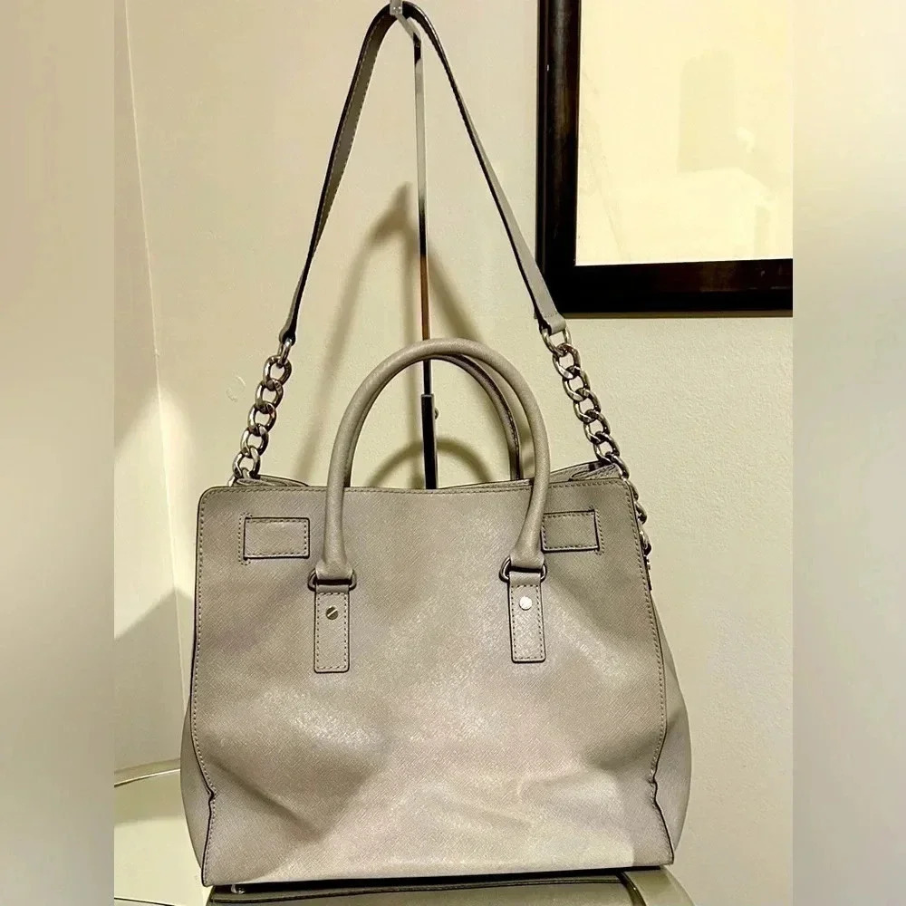 Gently Used MICHAEL KORS Light Gray Hamilton Leather Tote/Bag. - Picture 2 of 10